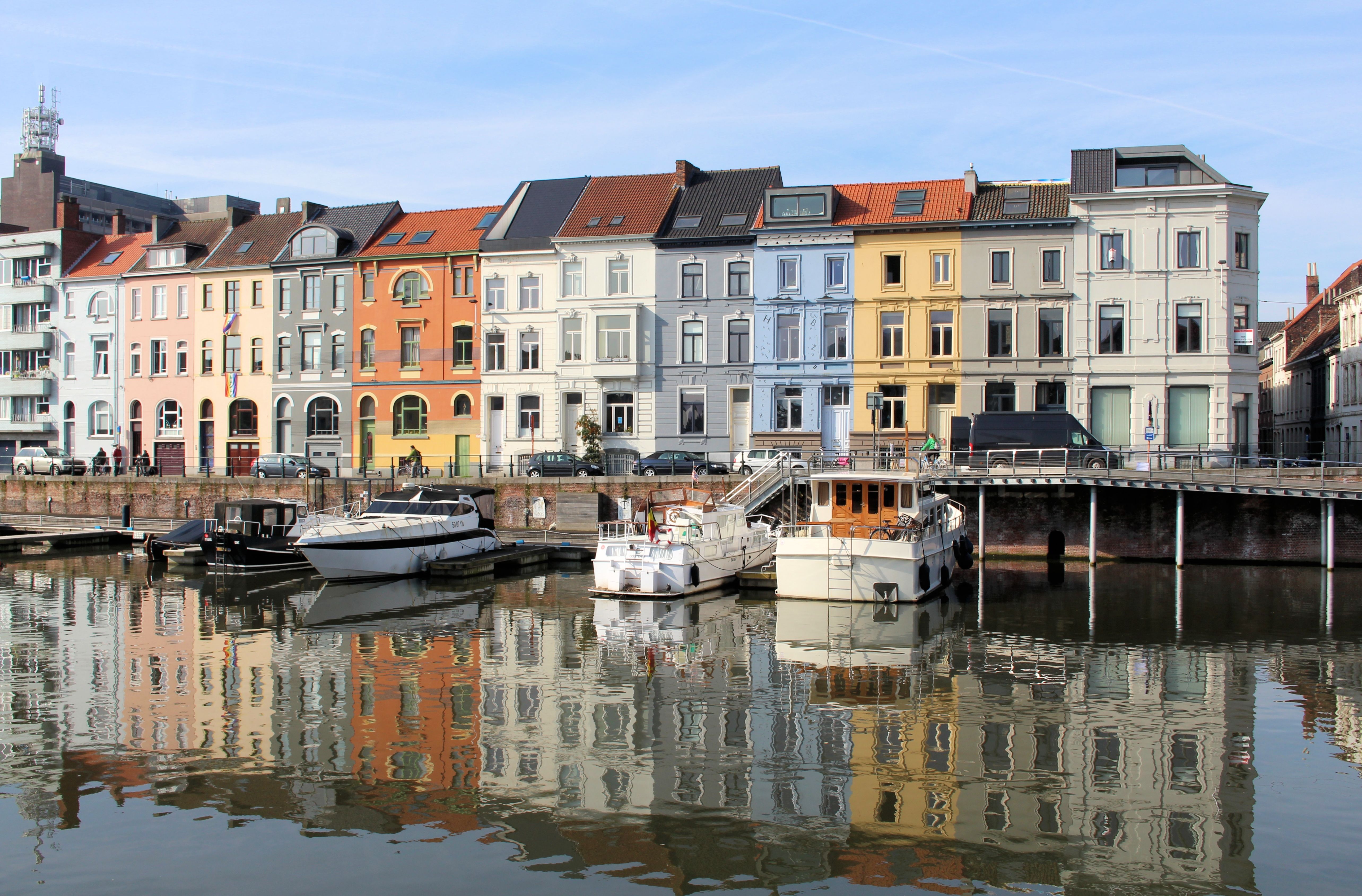 België